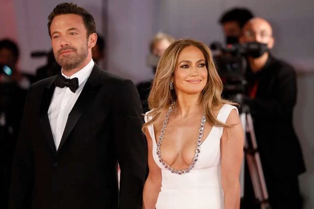 Ishte e dhimbshme, u ndjeva sikur do vdisja! Ndarja dhe ribashkimi: Këngëtarja e njohur reflekton për divorcin nga partneri Ishte e dhimbshme, u ndjeva sikur do vdisja! Ndarja dhe ribashkimi: Këngëtarja e njohur reflekton për divorcin nga partneri