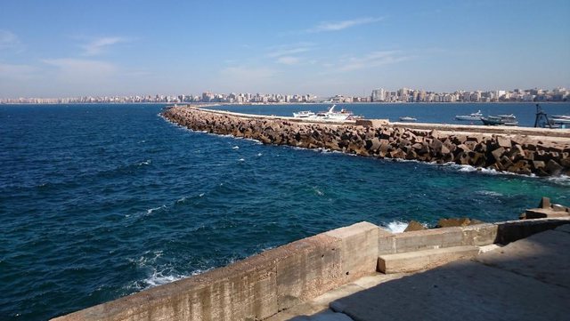 Një qytet i madh në Mesdhe po fundoset! Një qytet i madh në Mesdhe po fundoset!