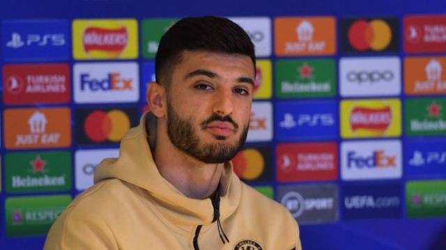 Armando Broja shfaqet në konferencën e shtypit me trajnerin e Chelsea: Jam krenar që vij nga Shqipëria dhe luaj për Kombëtaren e vendit tim Armando Broja shfaqet në konferencën e shtypit me trajnerin e Chelsea: Jam krenar që vij nga Shqipëria dhe luaj për Kombëtaren e vendit tim