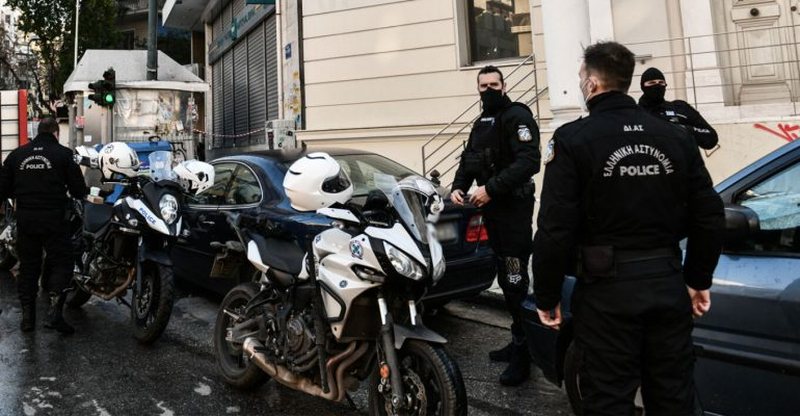 Si i kryente vjedhjet grupi i “Nikos”? Detajet e frikshme për bandën shqiptare që terrorizoi Greqinë: Pronarët të…. Si i kryente vjedhjet grupi i “Nikos”? Detajet e frikshme për bandën shqiptare që terrorizoi Greqinë: Pronarët të….