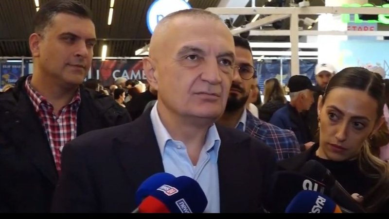 A është dakord me protestën e thirrur nga Berisha në 6 Dhjetor? Meta i bën ‘bisht’ pyetjes: Shikoni si përgjigjet A është dakord me protestën e thirrur nga Berisha në 6 Dhjetor? Meta i bën ‘bisht’ pyetjes: Shikoni si përgjigjet