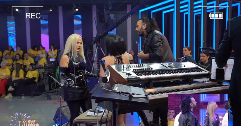 “Koreografi me burrin tim s’e bën ti, hajde çik përjashta”! Gruaja e këngëtarit shqiptar bën namin në provat e spektaklit të Luana Vjollca, shtanget… “Koreografi me burrin tim s’e bën ti, hajde çik përjashta”! Gruaja e këngëtarit shqiptar bën namin në provat e spektaklit të Luana Vjollca, shtanget…