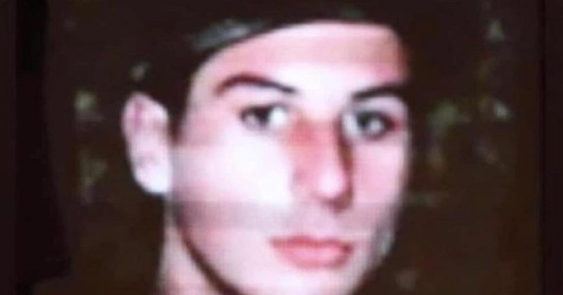 “Trupi iu nda në dy pjesë, njëra iu varros në Kosovë dhe tjetra në Serbi”! Kush ishte Taulant Nura, djali 17-vjeçar i gruas së dhunuar në Pejë?! “Trupi iu nda në dy pjesë, njëra iu varros në Kosovë dhe tjetra në Serbi”! Kush ishte Taulant Nura, djali 17-vjeçar i gruas së dhunuar në Pejë?!