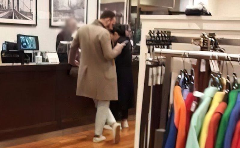 Shqipëria nën ujë, Belinda Balluku pazar luksi në Athinë me drejtorin e saj disa vite më të ri Shqipëria nën ujë, Belinda Balluku pazar luksi në Athinë me drejtorin e saj disa vite më të ri