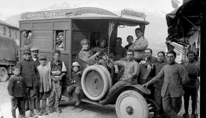 Transporti publik në Shqipërinë e vitit 1917: Autobusi nga Erseka për në Jorgucat Transporti publik në Shqipërinë e vitit 1917: Autobusi nga Erseka për në Jorgucat