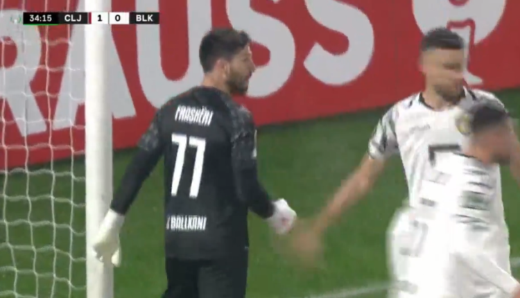 VIDEO/ I jashtëzakonshëm Stivi Frashëri! Arbitri përsërit penalltinë, portieri i Ballkanit pret dy herë goditjen e kundërshtarit VIDEO/ I jashtëzakonshëm Stivi Frashëri! Arbitri përsërit penalltinë, portieri i Ballkanit pret dy herë goditjen e kundërshtarit