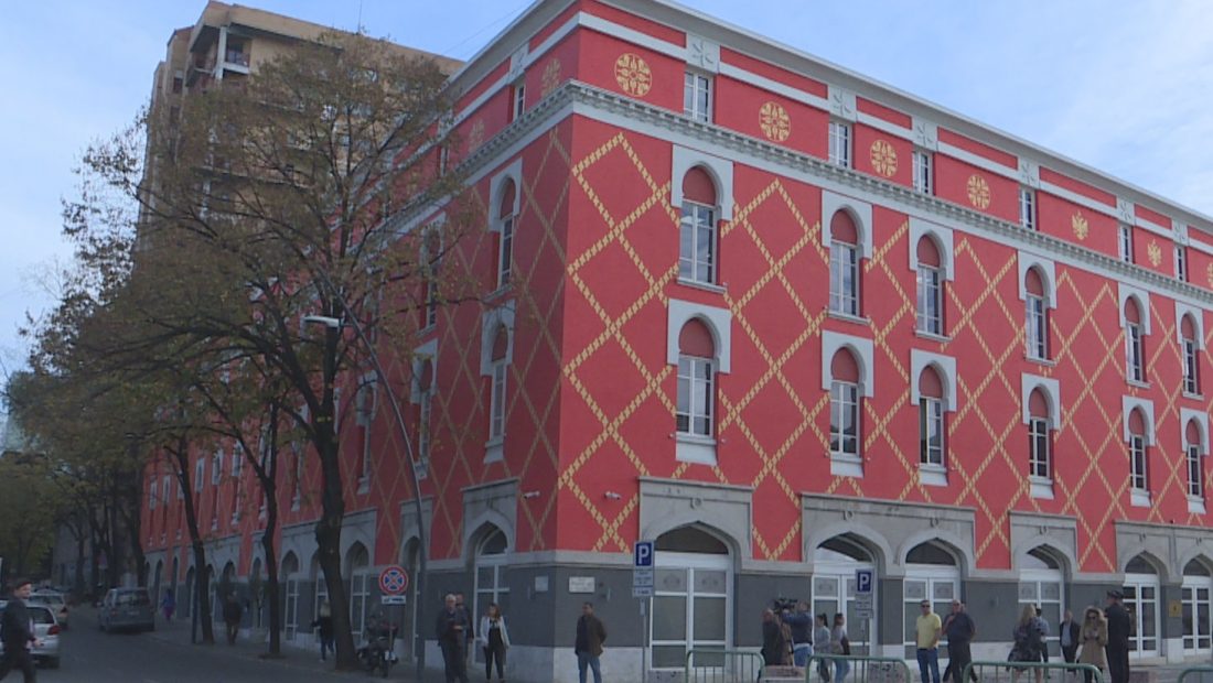 KLSH publikon faktet: Dëmi ekonomik dhe shkeljet e institucioneve shtetërore kapin vlerën 1 miliard euro KLSH publikon faktet: Dëmi ekonomik dhe shkeljet e institucioneve shtetërore kapin vlerën 1 miliard euro