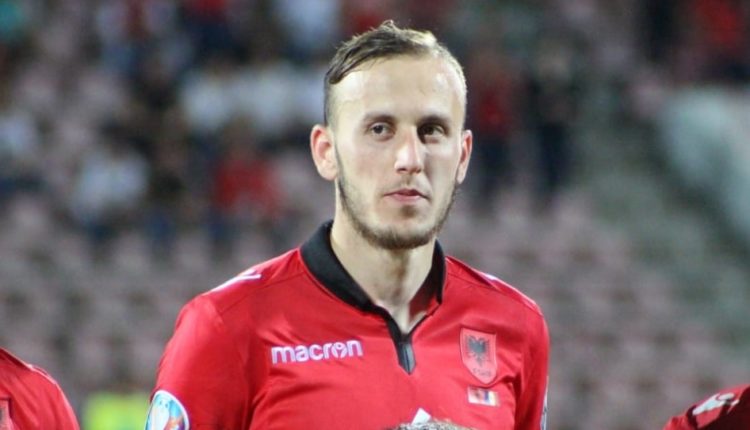 Është kthyer në murin e Empolit, Ardian Ismajlin e kërkon klubi legjendar holandez