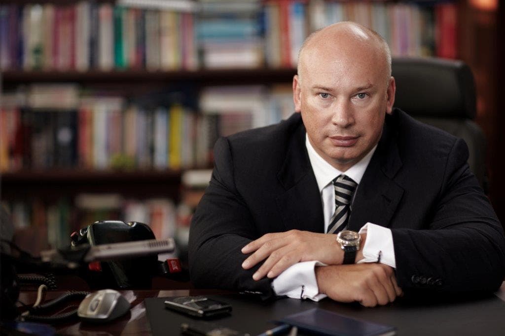 Kallëzohet drejtoresha e mafies Kredo.al Arlinda Muja, ‘rubla ruse’ shpërdorim i thirrjeve telefonike, mashtrim me pasoja të rënda, grup kriminal, falsifikime dhe një mal me krime financiare Kallëzohet drejtoresha e mafies Kredo.al Arlinda Muja, ‘rubla ruse’ shpërdorim i thirrjeve telefonike, mashtrim me pasoja të rënda, grup kriminal, falsifikime dhe një mal me krime financiare