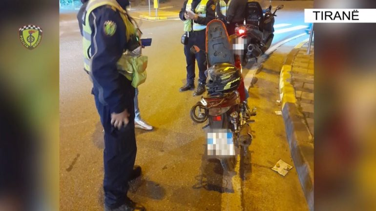 VIDEO/ Policia Rrugore i qepet pas motorëve të pizzave, qindra gjoba dhe bllokime! VIDEO/ Policia Rrugore i qepet pas motorëve të pizzave, qindra gjoba dhe bllokime!