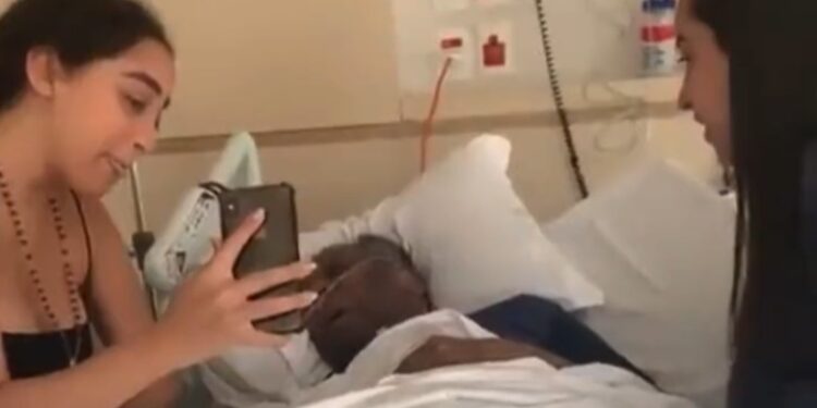 VIDEO tronditëse, Pele i jep lamtumirën familjarëve dhe miqve nga telefoni VIDEO tronditëse, Pele i jep lamtumirën familjarëve dhe miqve nga telefoni