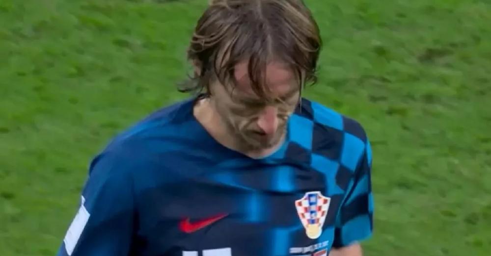 “Standing ovation” për një legjendë, Modriç e mbyll mes lotësh historinë e tij në Botëror “Standing ovation” për një legjendë, Modriç e mbyll mes lotësh historinë e tij në Botëror