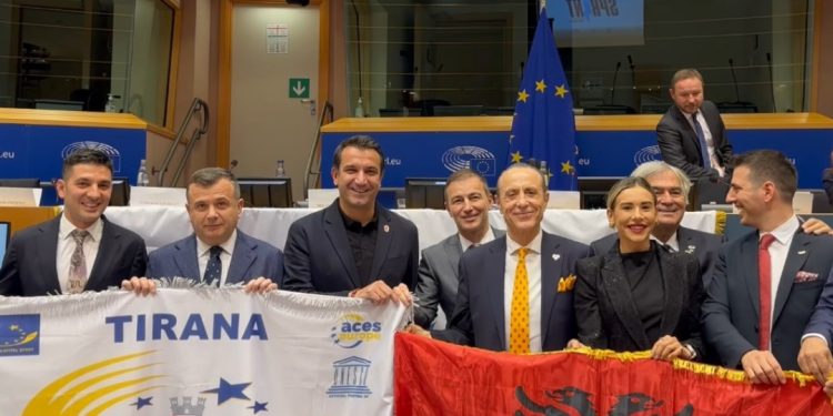 Bruksel/ Parlamenti Europian i jep çmimin kryeqytetit Shqiptar! Tirana merr titullin… Bruksel/ Parlamenti Europian i jep çmimin kryeqytetit Shqiptar! Tirana merr titullin…
