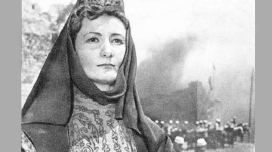 Pas dilemës së disa pseudo-historianëve, vërtetohet se nëna e Skënderbeut ishte shqiptare e pastër nga Pollogu i Iliridës Pas dilemës së disa pseudo-historianëve, vërtetohet se nëna e Skënderbeut ishte shqiptare e pastër nga Pollogu i Iliridës