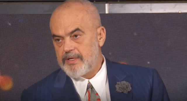 Më bënë presion, më kërkuan lekë! Rama flet për fotot n*udo në plazh: U thashë ‘nuk paguaj, bëni ç’të doni’ nuk është ndonjë gjë që e shohin njerzit për herë të parë! Më bënë presion, më kërkuan lekë! Rama flet për fotot n*udo në plazh: U thashë ‘nuk paguaj, bëni ç’të doni’ nuk është ndonjë gjë që e shohin njerzit për herë të parë!