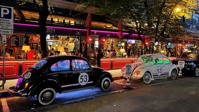 Sherr te ‘Rruga e Salës’, vajza e zyrtarit zihet me shuplaka me një djalë, kryeplaku në polici: Arrestojeni se qëlloi time bijë Sherr te ‘Rruga e Salës’, vajza e zyrtarit zihet me shuplaka me një djalë, kryeplaku në polici: Arrestojeni se qëlloi time bijë