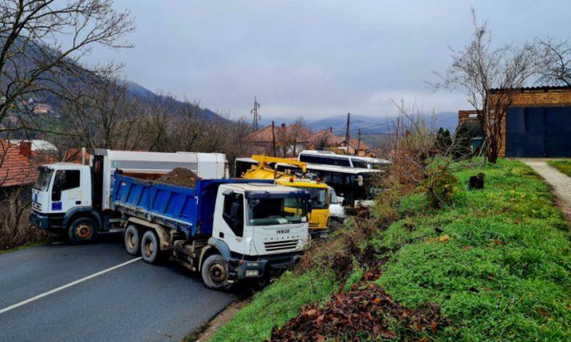 Çfarë po ndodh në veri? KFOR-i kërkon dialog: Kosovës po i “shteron” durimi Çfarë po ndodh në veri? KFOR-i kërkon dialog: Kosovës po i “shteron” durimi