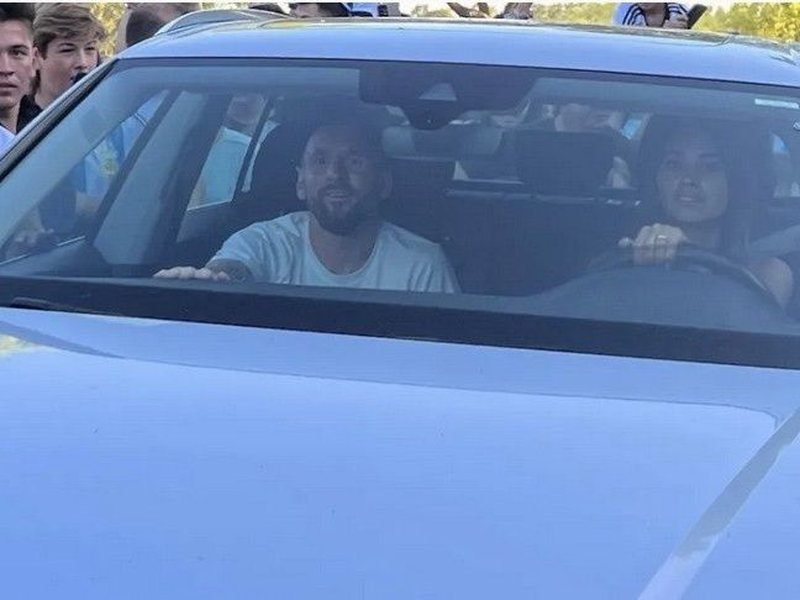 “Ajo më la, por të paktën jo për ndonjë plak, ajo më la për Messin”! Nuk do ta besoni historinë e pazakontë të çiftit Antonella-Messi “Ajo më la, por të paktën jo për ndonjë plak, ajo më la për Messin”! Nuk do ta besoni historinë e pazakontë të çiftit Antonella-Messi