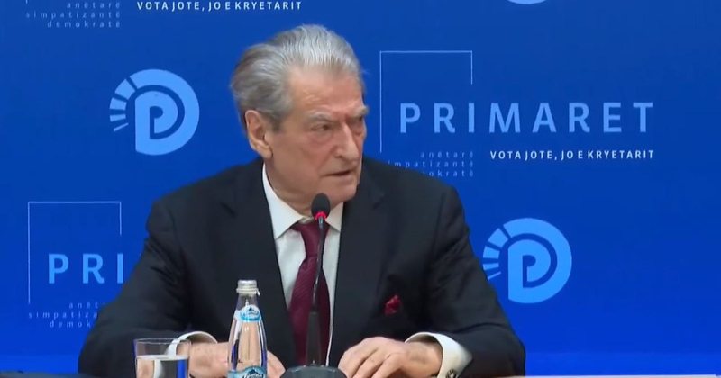 Protesta para liderëve të BE, demokrati tallet me kryefoltoristin: Berisha nesër si Nuri Beu te Koncert në vitin 1936 Protesta para liderëve të BE, demokrati tallet me kryefoltoristin: Berisha nesër si Nuri Beu te Koncert në vitin 1936