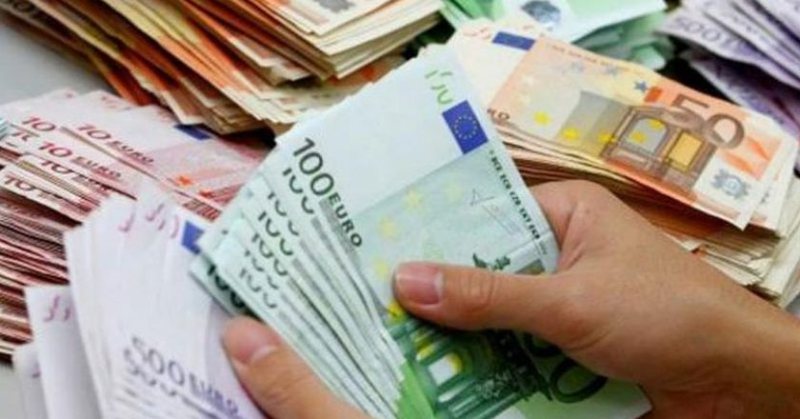 Lajme të ‘hidhura’ për ju që keni Euro dhe Dollar, zbuloni se çfarë po ndodh me kursin e këmbimit Lajme të ‘hidhura’ për ju që keni Euro dhe Dollar, zbuloni se çfarë po ndodh me kursin e këmbimit