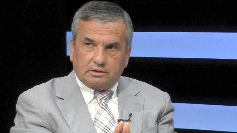 Idajet Beqiri: Ja roli i Sali Berishës në vdekjen e Hysni Kapos dhe si strehuan Berishët në shtëpinë e tyre në Viçidol babain e Karaxhiçit kur akuzohej si kriminel lufte Idajet Beqiri: Ja roli i Sali Berishës në vdekjen e Hysni Kapos dhe si strehuan Berishët në shtëpinë e tyre në Viçidol babain e Karaxhiçit kur akuzohej si kriminel lufte