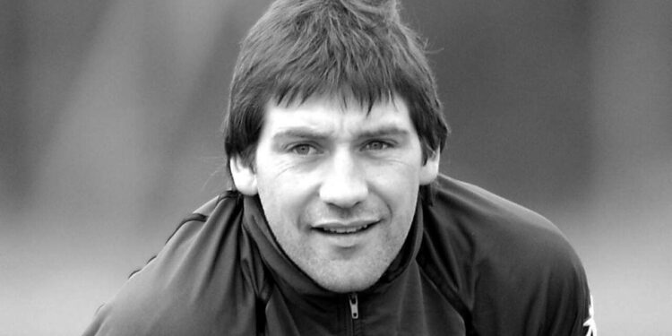 Ndahet nga jeta paparitur në moshë të re ish-mesfushori i Juventusit Ndahet nga jeta paparitur në moshë të re ish-mesfushori i Juventusit