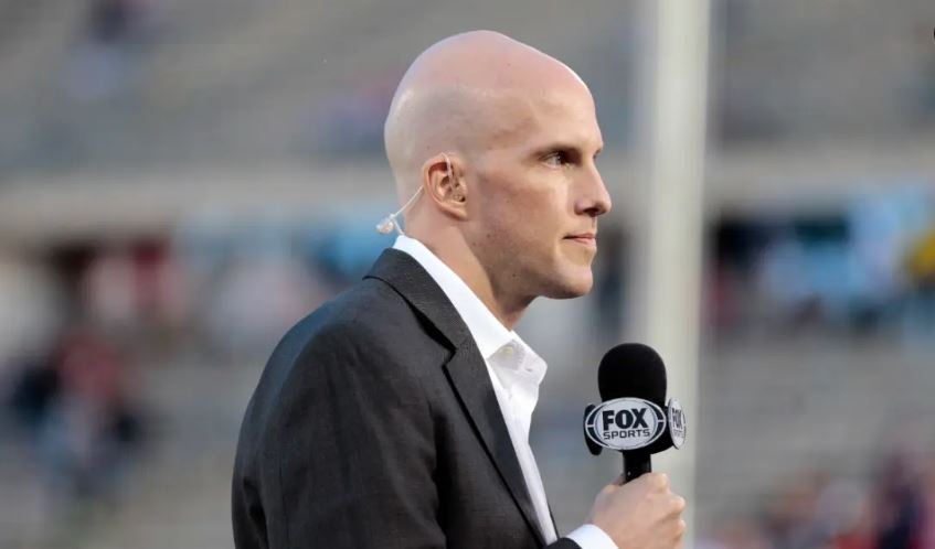 Humbi ndjenjat gjatë raportimit të ndeshjes Holandë-Argjentinë në Katar: Ndërron jetë gazetari amerikan Vëllai hedh akuza: Ishte i shëndetshëm, e vranë! Humbi ndjenjat gjatë raportimit të ndeshjes Holandë-Argjentinë në Katar: Ndërron jetë gazetari amerikan Vëllai hedh akuza: Ishte i shëndetshëm, e vranë!