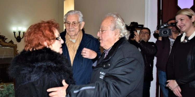 Festë e madhe! 90-vjetori i Tinka Kurtit mbledh aktorët e mëdhenj të skenës shqiptare…