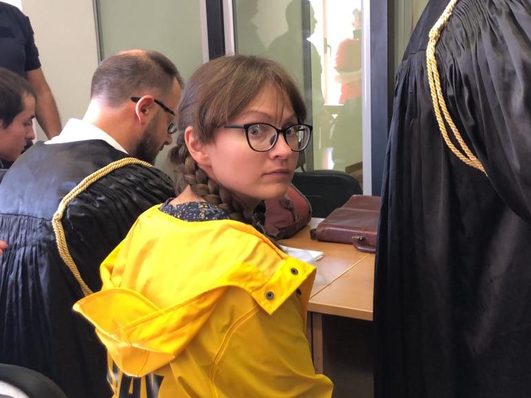 “E mbyllur në kafaz, oficeret habiten se pse ruhem si terroriste e rrezikshme”! Zbardhen letrat nga qelia të blogeres ruse të akuzuar për spiunazh “E mbyllur në kafaz, oficeret habiten se pse ruhem si terroriste e rrezikshme”! Zbardhen letrat nga qelia të blogeres ruse të akuzuar për spiunazh