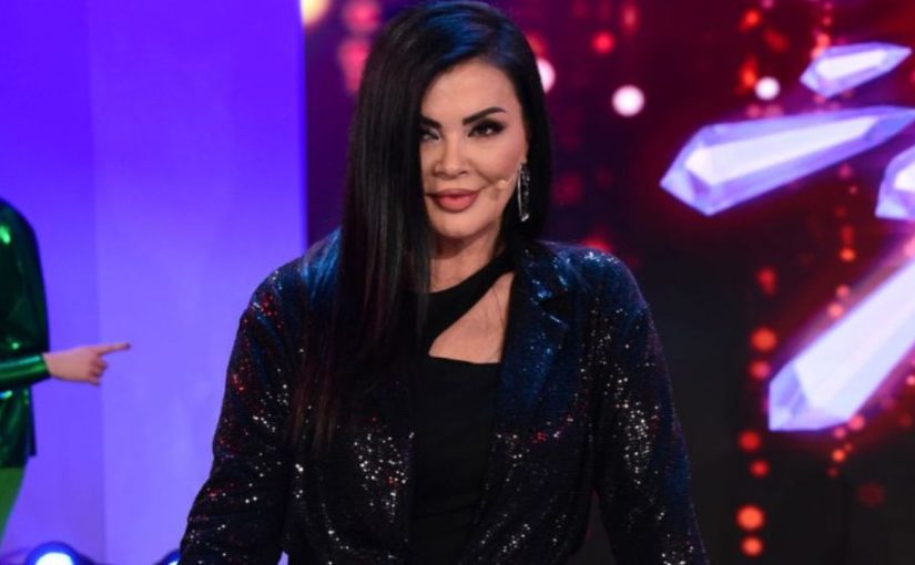 Kaq e bukur dhe pa burrë? Eli Fara befason: E kam të hapur për të…. Kaq e bukur dhe pa burrë? Eli Fara befason: E kam të hapur për të….