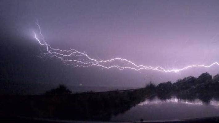 Erdhi “bomba e motit”! Alarm në Britaninë e Madhe: Bllokim rrugësh e blackout-e Erdhi “bomba e motit”! Alarm në Britaninë e Madhe: Bllokim rrugësh e blackout-e