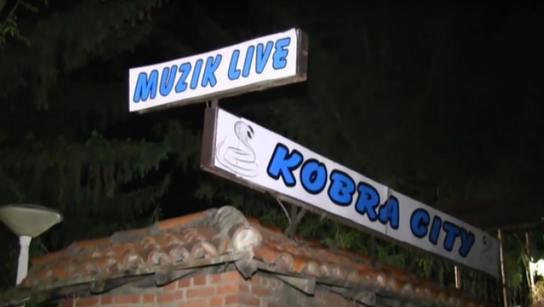 Detaje nga vrasja e 31 vjeçarit nga Kukësi dhe plagosja e shokut të tij! Pronari i lokalit Kobra në Prizren i qëlloi me armë zjarri kur ata po largoheshin pas sherrit Detaje nga vrasja e 31 vjeçarit nga Kukësi dhe plagosja e shokut të tij! Pronari i lokalit Kobra në Prizren i qëlloi me armë zjarri kur ata po largoheshin pas sherrit