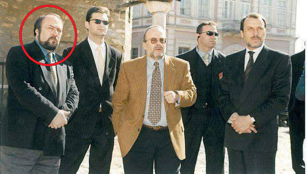 “Po punon pas shpinës time, do t’a likuidoj”, telefonata që e acaroi Nanon në Athinë “Po punon pas shpinës time, do t’a likuidoj”, telefonata që e acaroi Nanon në Athinë