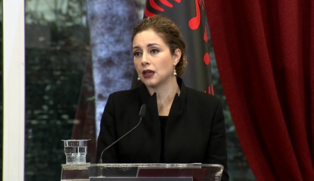 Mandati i Olta Xhaçkës, Gjykata Kushtetuese pushon çështjen. Bie kërkesa e PD së Berishës Mandati i Olta Xhaçkës, Gjykata Kushtetuese pushon çështjen. Bie kërkesa e PD së Berishës