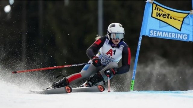 Lara Colturi shpallet kampione bote në ski me flamurin shqiptar Lara Colturi shpallet kampione bote në ski me flamurin shqiptar