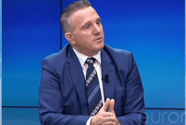 Habit ish-funksionari i lartë i PD: “Edhe kur ishte president dhe kryeministër ai s’kishte një takim ndërkombëtar” ! Zgjedhjet më mirë t’i fitojë Rama se Berisha Habit ish-funksionari i lartë i PD: “Edhe kur ishte president dhe kryeministër ai s’kishte një takim ndërkombëtar” ! Zgjedhjet më mirë t’i fitojë Rama se Berisha