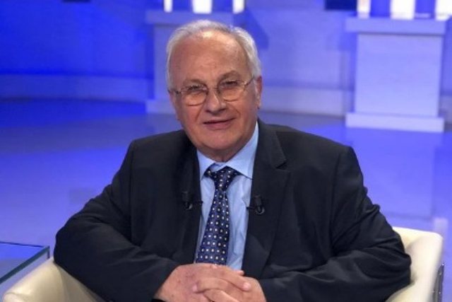 Ndahet nga jeta mjeku i njohur Isuf Kalo Ndahet nga jeta mjeku i njohur Isuf Kalo