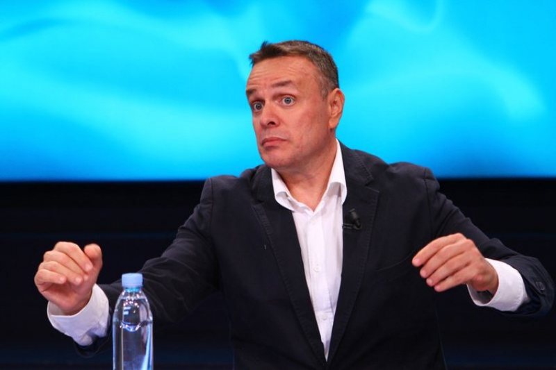 Pastruesja hajdute hynte në 20 shtëpi të pasurish: I luteshin pasi ishte shumë të “zënë”! Havjer Dobi veshi bluzën që mamaja i kishte vjedhur djalit të Ervin Karamuços Pastruesja hajdute hynte në 20 shtëpi të pasurish: I luteshin pasi ishte shumë të “zënë”! Havjer Dobi veshi bluzën që mamaja i kishte vjedhur djalit të Ervin Karamuços