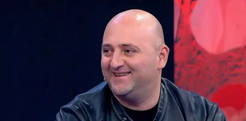 Është ende beqar, aktori i njohur Ledion Lako rrëfehet për jetën private si asnjëherë më parë Është ende beqar, aktori i njohur Ledion Lako rrëfehet për jetën private si asnjëherë më parë