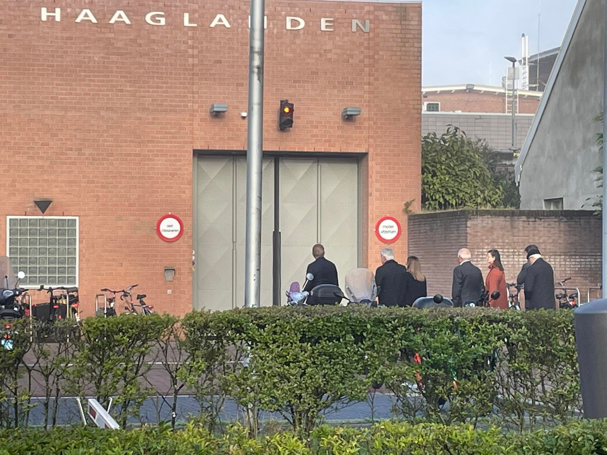 Moisiu flet për takimin në qeli: Kalova 7 porta për të shkuar tek Thaçi! Më erdhi rëndë kur e pashë atje! Moisiu flet për takimin në qeli: Kalova 7 porta për të shkuar tek Thaçi! Më erdhi rëndë kur e pashë atje!