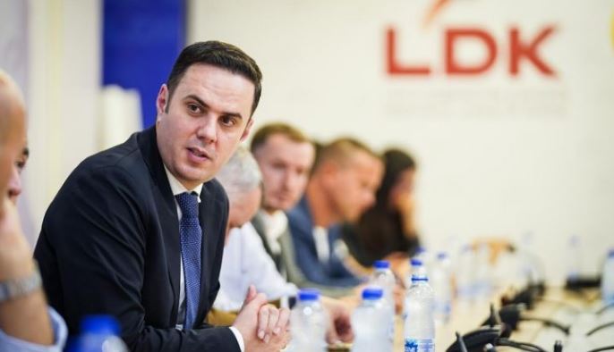 Tronditet Kosova/ Gjermanët zbulojnë atentatin e planifikuar ndaj kreut të LDK: Shënjestër e sulmit edhe deputetë të kësaj partie dhe… Tronditet Kosova/ Gjermanët zbulojnë atentatin e planifikuar ndaj kreut të LDK: Shënjestër e sulmit edhe deputetë të kësaj partie dhe…