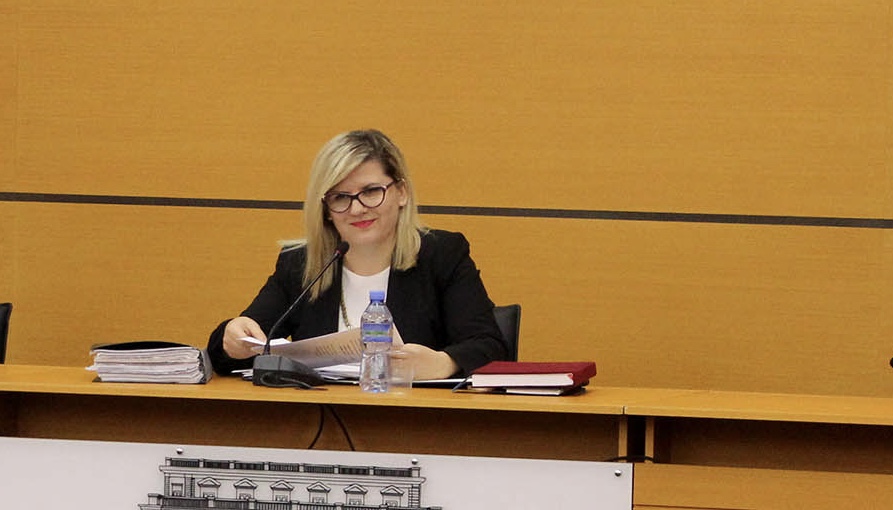 “SPAK” vegtëm gogol, dështon përsëri: Apeli i GJKKO i jep pafajsinë Komisioneres Etleda Çiftja “SPAK” vegtëm gogol, dështon përsëri: Apeli i GJKKO i jep pafajsinë Komisioneres Etleda Çiftja