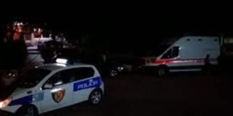 Vlorë/ Shtetasi italian hidhet nga kati i tretë i banesës, 55-vjeçari ndërron jetë Vlorë/ Shtetasi italian hidhet nga kati i tretë i banesës, 55-vjeçari ndërron jetë