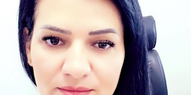 Grabitja spektakolare e shumës marramendëse, çfarë deklaronte gazetari i ndjerë për zyrtaren e lartë Alda Klosi Grabitja spektakolare e shumës marramendëse, çfarë deklaronte gazetari i ndjerë për zyrtaren e lartë Alda Klosi