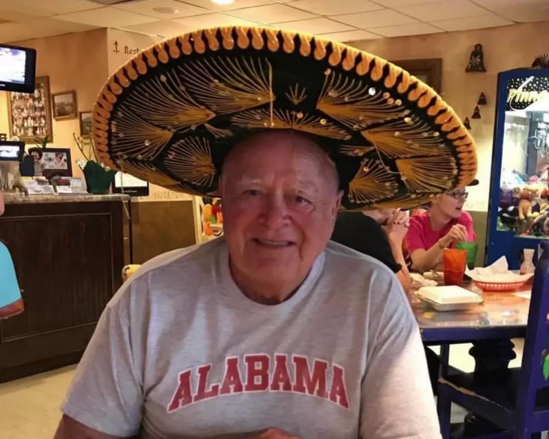 Ndihmonte të varfërit të paguanin ilaçet, burri misterioz kishte vetëm një kusht…