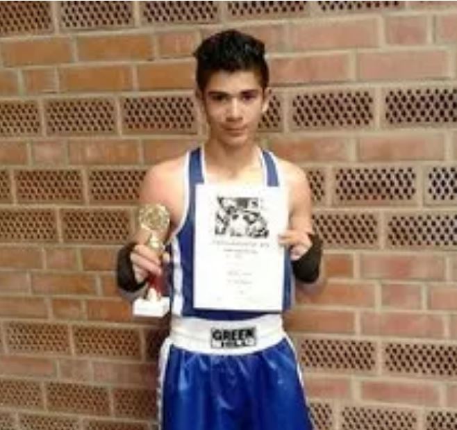 U gjet i goditur me thikë, humb jetën boksieri 23-vjeçar shqiptar në Gjermani U gjet i goditur me thikë, humb jetën boksieri 23-vjeçar shqiptar në Gjermani