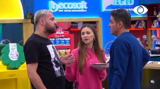 Video/ ‘Të vijë ai dhe të bëjë interesantin…’! Luizit nuk i del inati me djalin e parashutistit pse i zuri krevatin