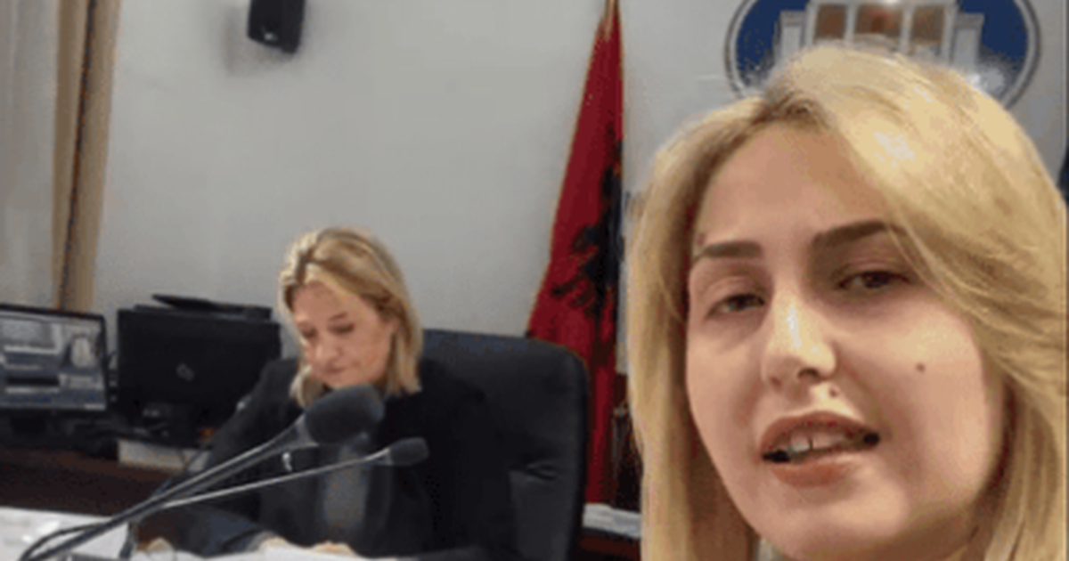 Vazhdon “lufta” brënda llojit, Zhupa: “Flutura në kabinën e qeverisë” dhe Açka: “Ina dalë nga shina” Vazhdon “lufta” brënda llojit, Zhupa: “Flutura në kabinën e qeverisë” dhe Açka: “Ina dalë nga shina”