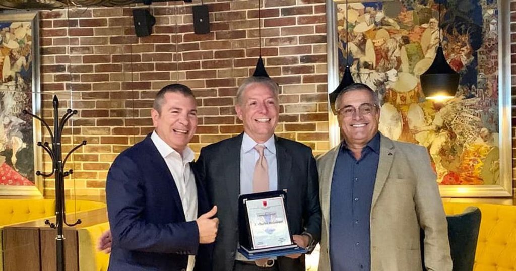 Investigimi i New York Times, roli korruptiv i Damian Gjiknurit në aferën e treshes Deripaska-McGonigal-Neza, dha puse nafte dhe HEC-e, çfarë pret SPAK-u Investigimi i New York Times, roli korruptiv i Damian Gjiknurit në aferën e treshes Deripaska-McGonigal-Neza, dha puse nafte dhe HEC-e, çfarë pret SPAK-u