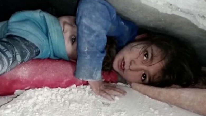 Dhimbje shokuese për mbarë botën! Fjalët prekëse të vajzës në Siri që po mbronte të vëllanë nën rrënoja: Më shpëtoni dhe do bëhet shërbëtorja juaj!